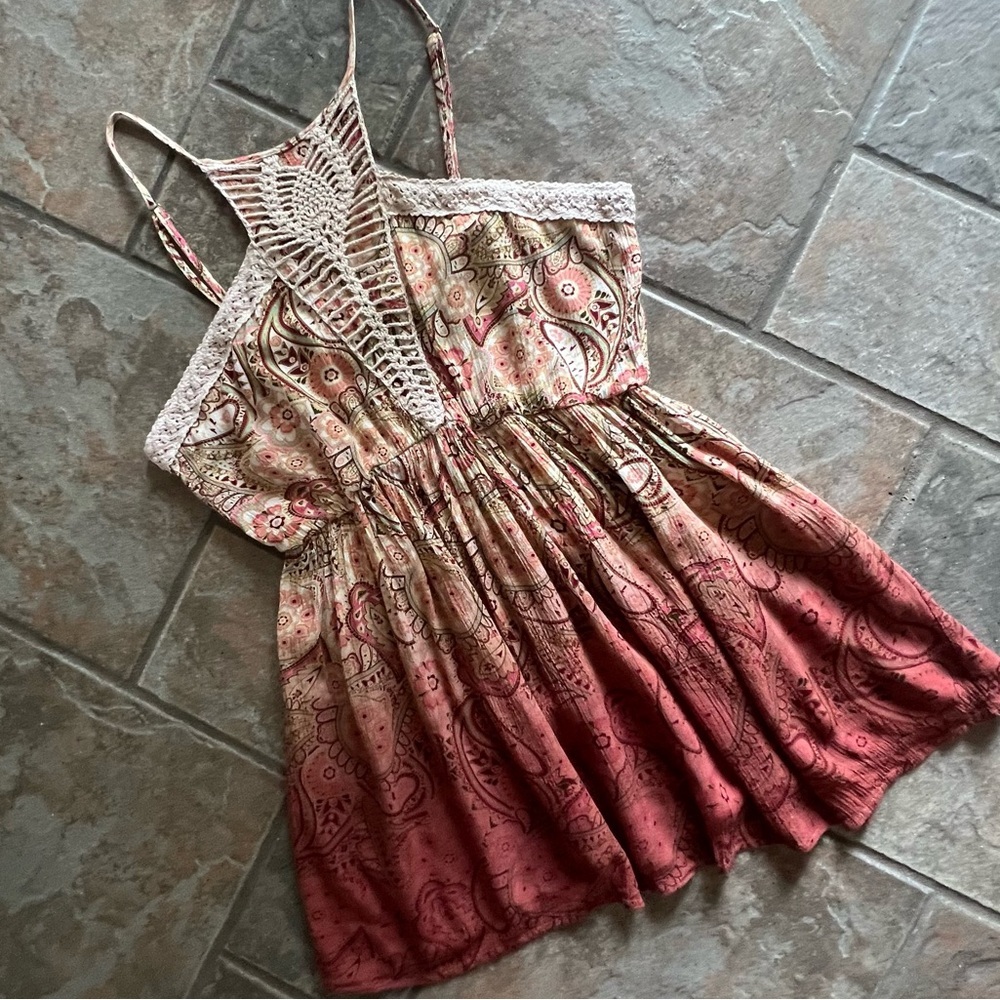 ⭐️ BOGO FREE⭐️ GIMMICKS by Buckle Vintage Boho Paisley Halter To - Picture 4 of 10